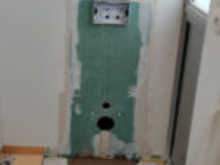 installation wc suspendus pendant les travaux