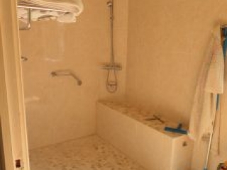 Douche pour personnes à mobilité réduite
